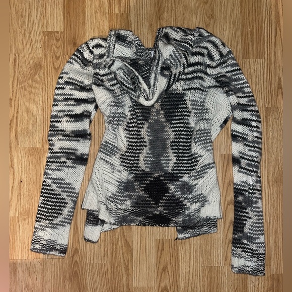 BLUECRUSH Knitted Cardigan - SizeL - Picture 2 of 3